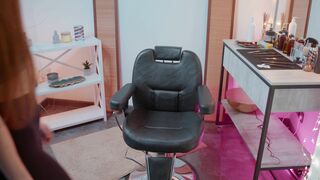 Relaxing Head Massage with Point Stimulation by Sandra Lady Barber