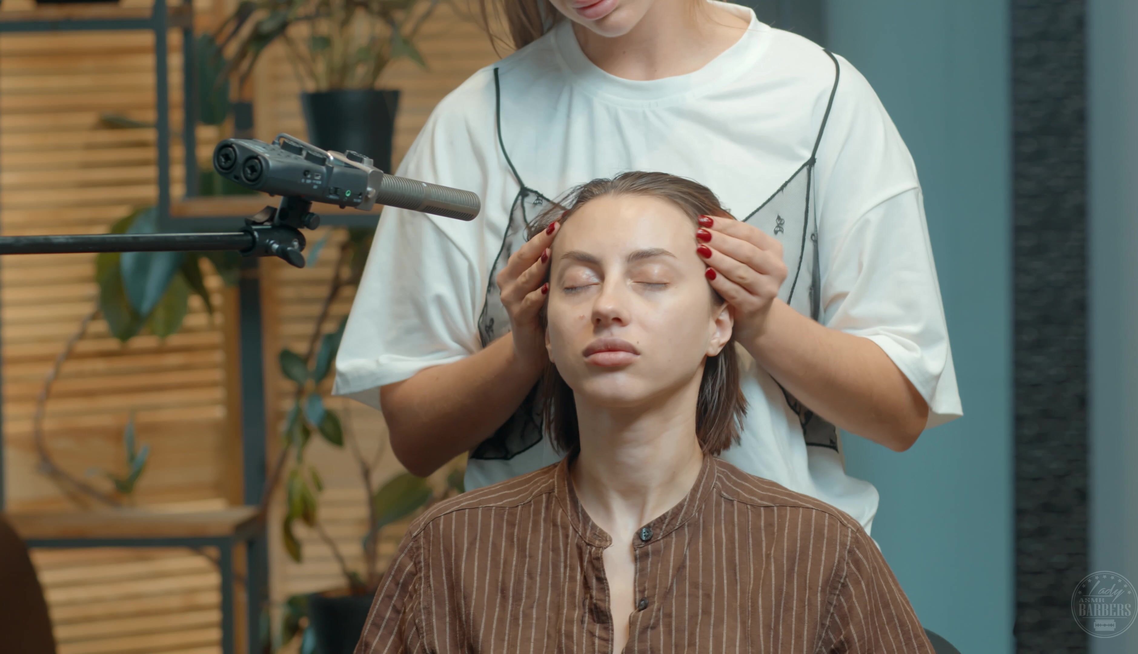 Head Massage by Olga Lady Barber to Violetta