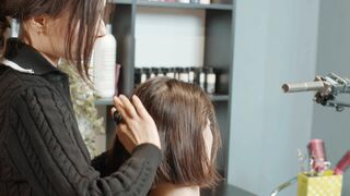 Intensive Scalp Massage with Brushing by MIlena Lady Barber