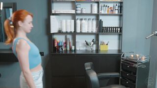 Head Relaxing Massage by Olga Lady Barber