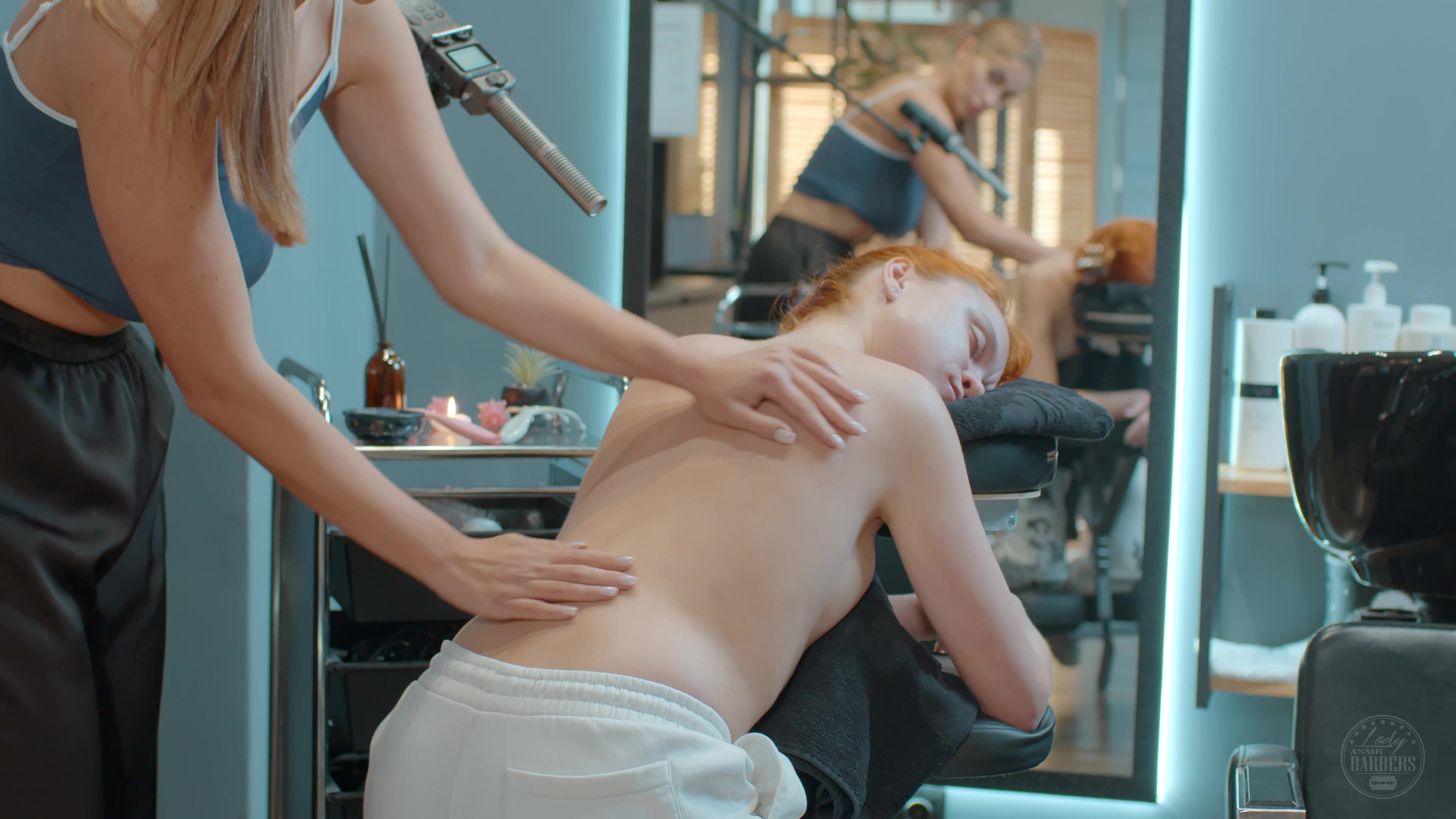 Back and Neck Oil Massage on Chair by Olga Lady Barber