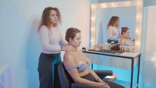 Neck And Shoulders Massage by Elle Lady Barber