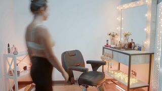 Deep Face Massage by Elle Lady Barber