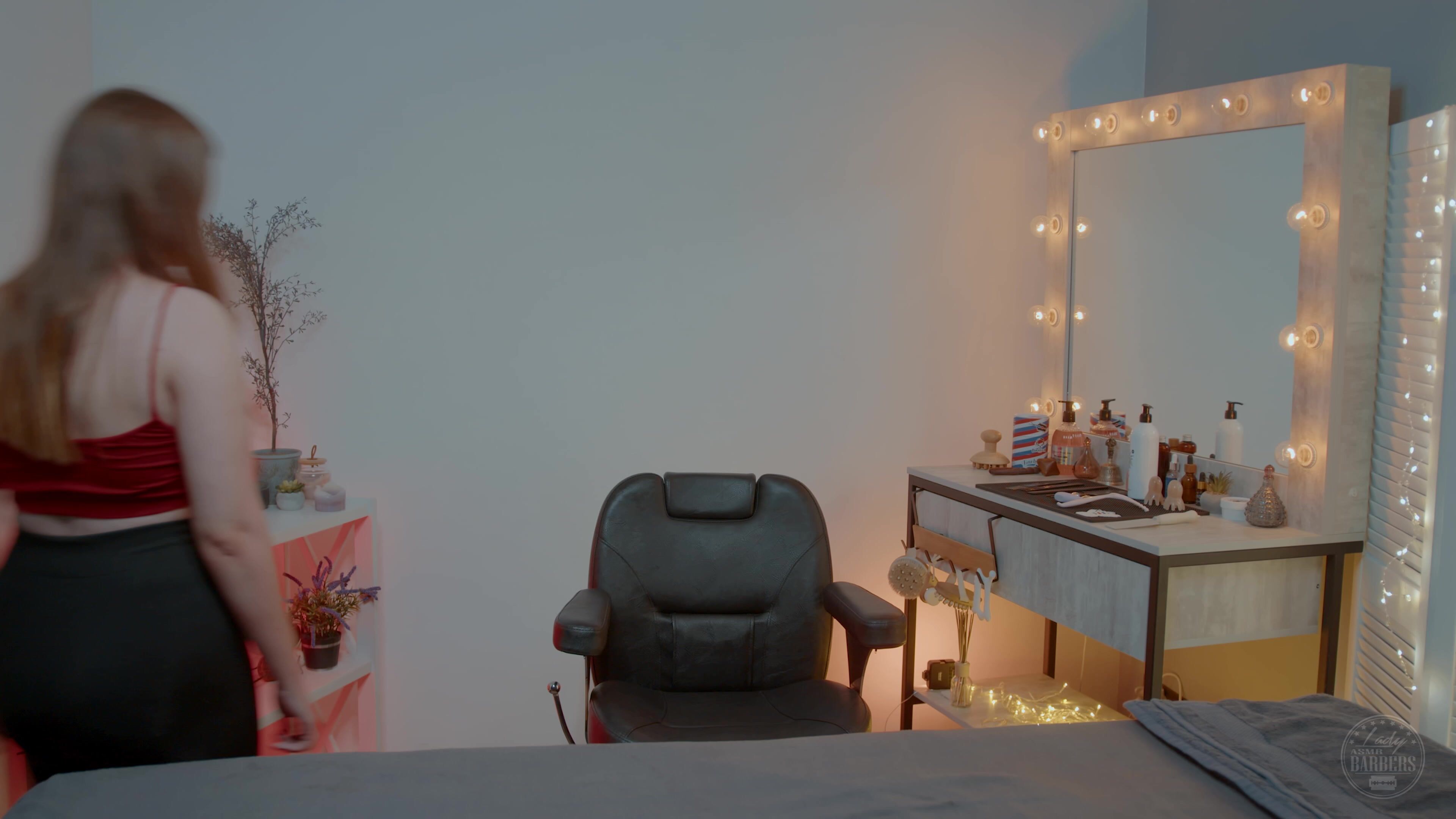 Head and Shoulders Massage on Table by Sandy Lady Barber