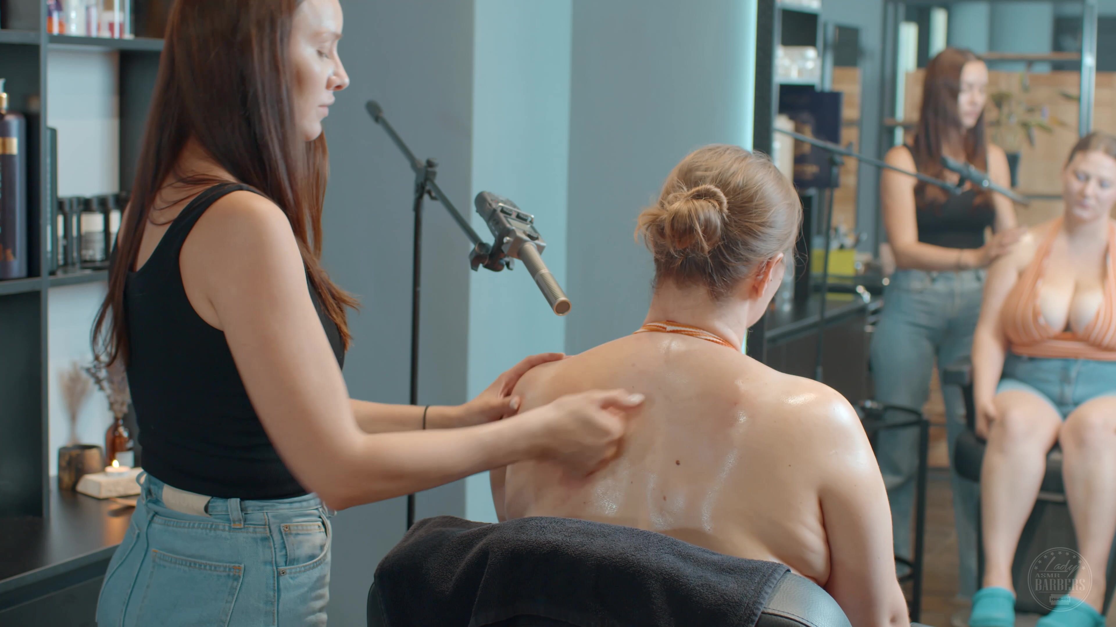 Relaxing Back Massage by Adel Lady Barber to Kris