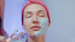 Foam Massage and Facail Mask by Sandra Lady Barber