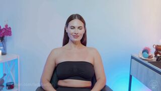 Relaxing Shoulders and Breasts Massage by Sandy Lady Barber to Sonya